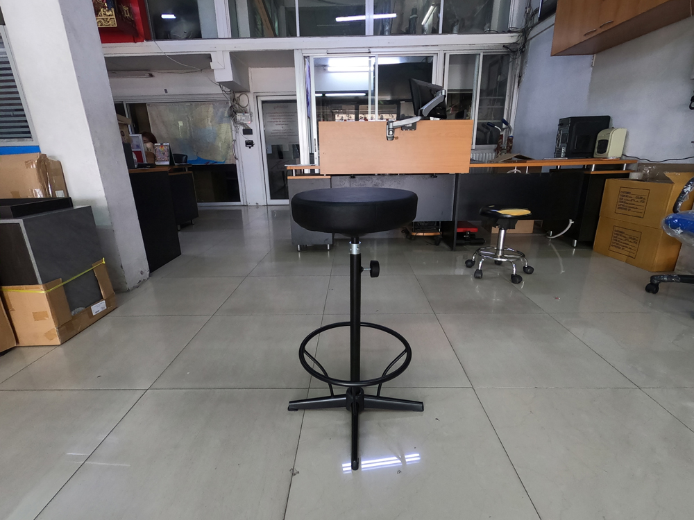 10040::DT-156::A VC bar stool with PVC leather seat and black painted base. Dimension (WxDxH) cm : 33x33x70.5