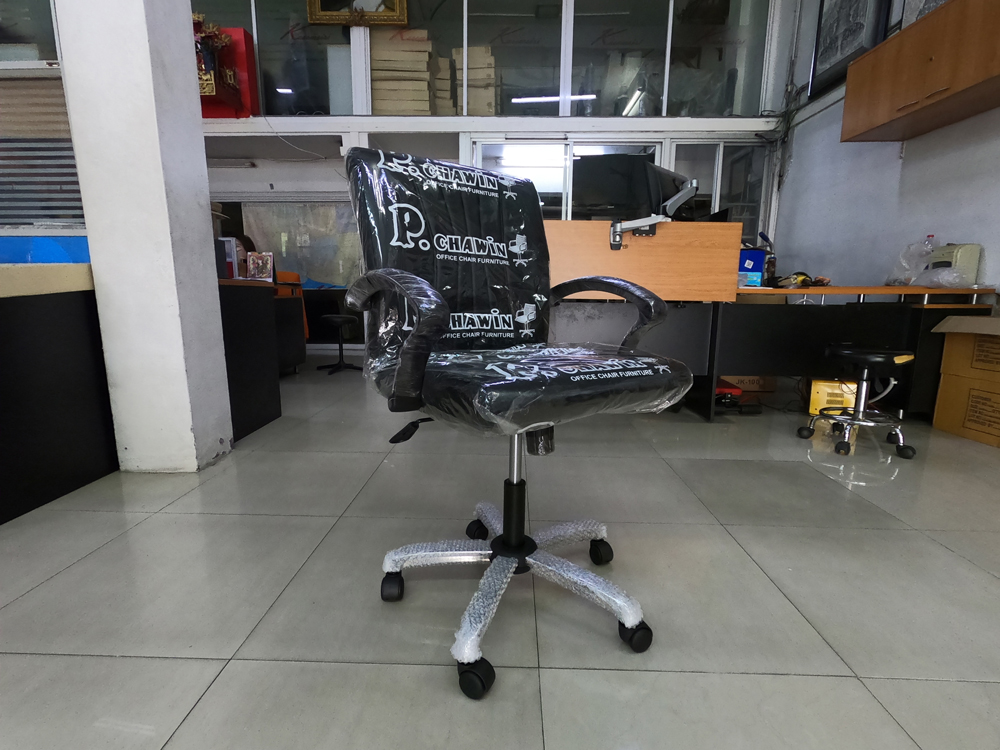 41050::SK009-CC::A Chawin office chair with PVC leather seat, tilting backrest and gas-lift adjustable. Dimension (WxDxH) cm : 60x54x95