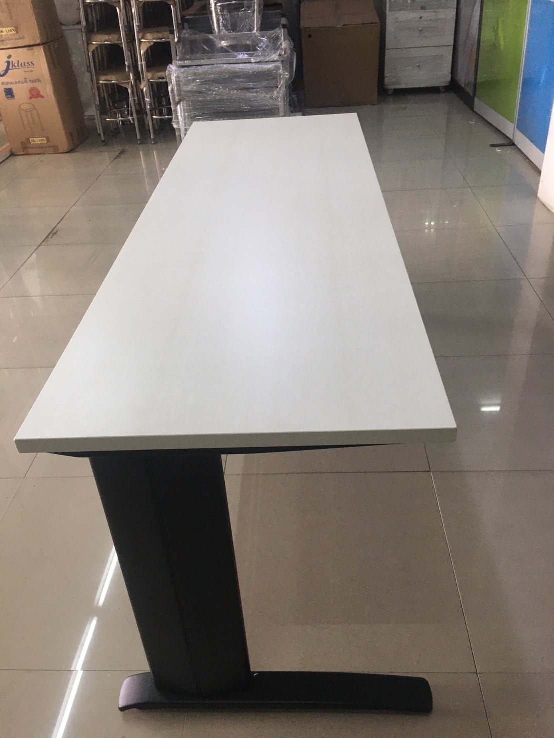 62012::2DC1850::A Mo-Tech melamine office table with particle topboard, keyboard shelf and height adjustable. Dimension (WxDxH) cm : 185x120x75. Available in 3 colors: Light Grey, Cherry-Dark Grey and Whitewood-Dark Grey MO-TECH Steel Tables