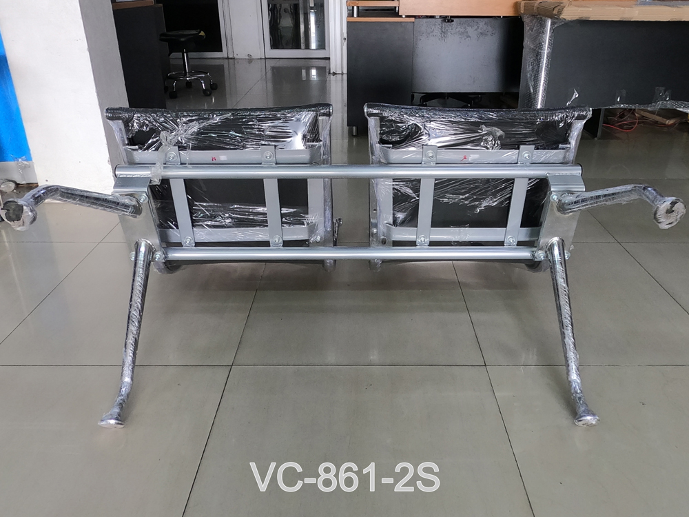 27080::VC-861::เก้าอี้แถว ออกแบบแนวทันสมัย ขาชุปโครเมี่ยม มีให้เลือก 2-4 ที่นั่ง ตัวโครงเก้าอี้หุ้มทับด้วยผ้าตาข่าย ขาเก้าอี้ชุบโครเมียมเงางาม ขาทำจากเหล็กแป๊ปกลม คานเก้าอี้แถวทำจากเหล็กแป๊ปกลมขนาด 1 ¼” ความหนา 1.2 มม. คานเก้าอี้พ่นสีในระบบ Epoxcy เก้าอี้พักคอย วีซี