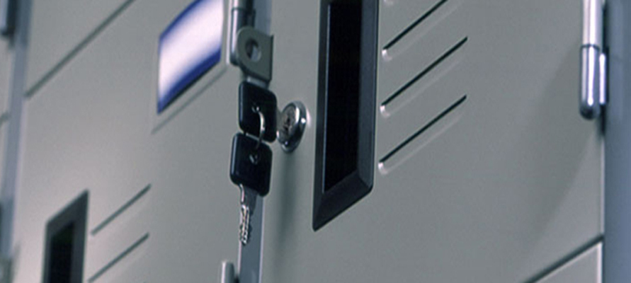 60046::LK-003::A Sure steel locker. Dimension (WxDxH) cm : 91.4x45.7x182.9. Available in Cream and Grey Metal Lockers